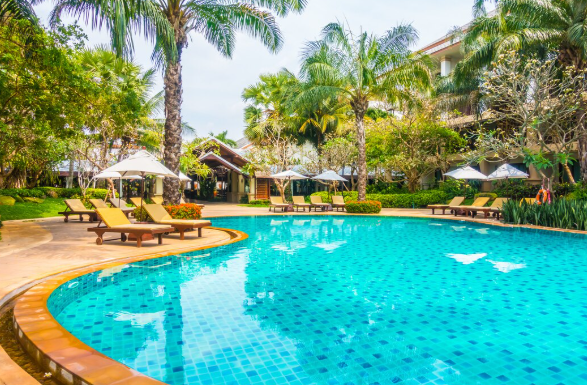 Swimming Pool Contractor: How to Choose the Right Company for Your Dream Pool